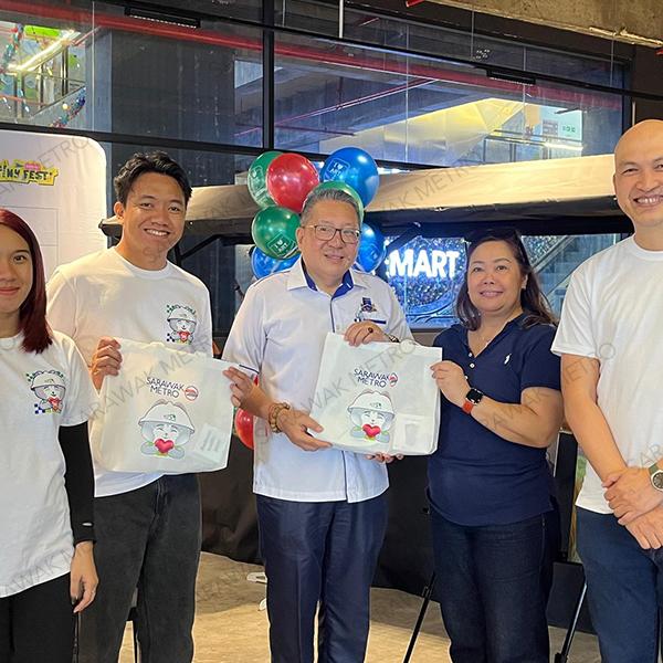 Sarawak Metro booth at “Tiny Fest Borneo 2026” this weekend (28–29 March), at Tropics City, Tabuan Dayak from 10:00am to 7:00pm. We’re having colouring activities for kids and games for visitors so give it a try and you might get a fun prize.  