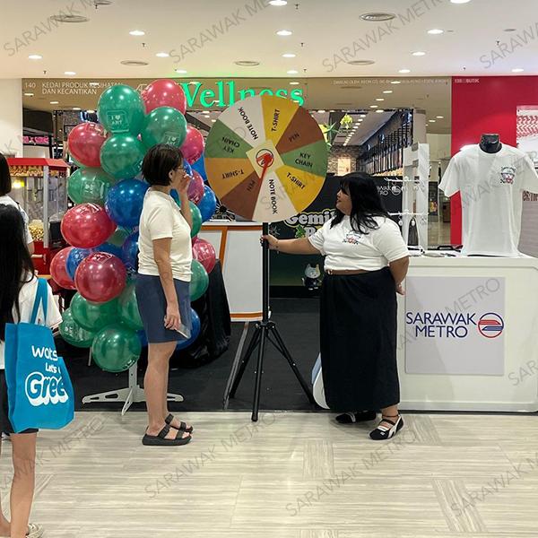 We’re at the The Spring Shopping Mall today for the “Seni Kita: Riang Raya” that is happening throughout this weekend.